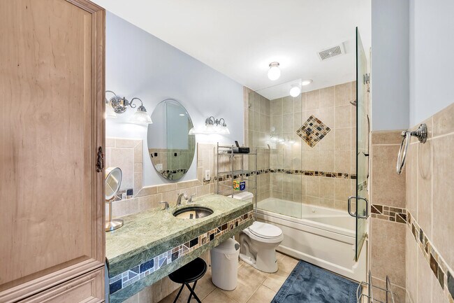 Building Photo - 130 Cypress Club Dr