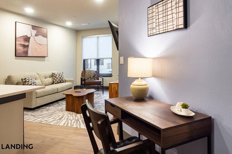 Building Photo - 415 E 2nd St S