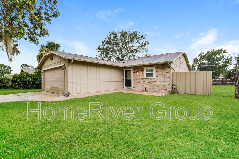Building Photo - 2510 Yule Tree Dr
