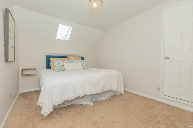 Building Photo - 2644 Waterstone Dr