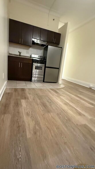 Building Photo - 62 Boylston St