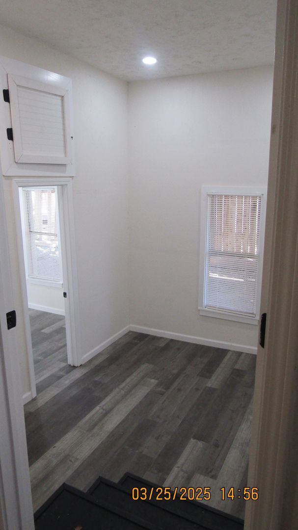 Building Photo - Newly renovated spacious cottage in Mounta...