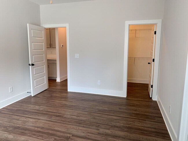 Building Photo - Spacious home with Garage and Fenced Backy...