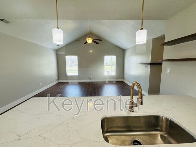 Building Photo - 5330 Blue Star Dr