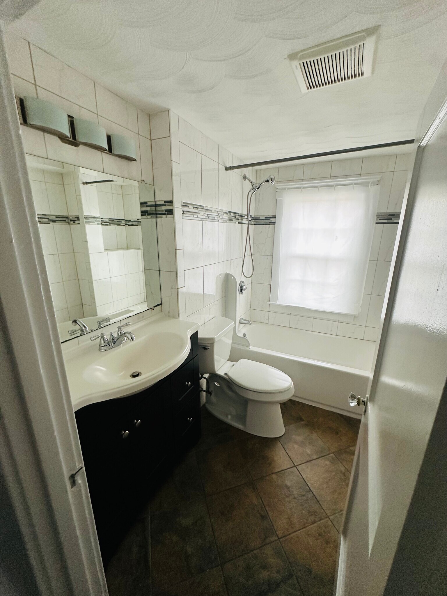 Building Photo - 369 Waverly Rd