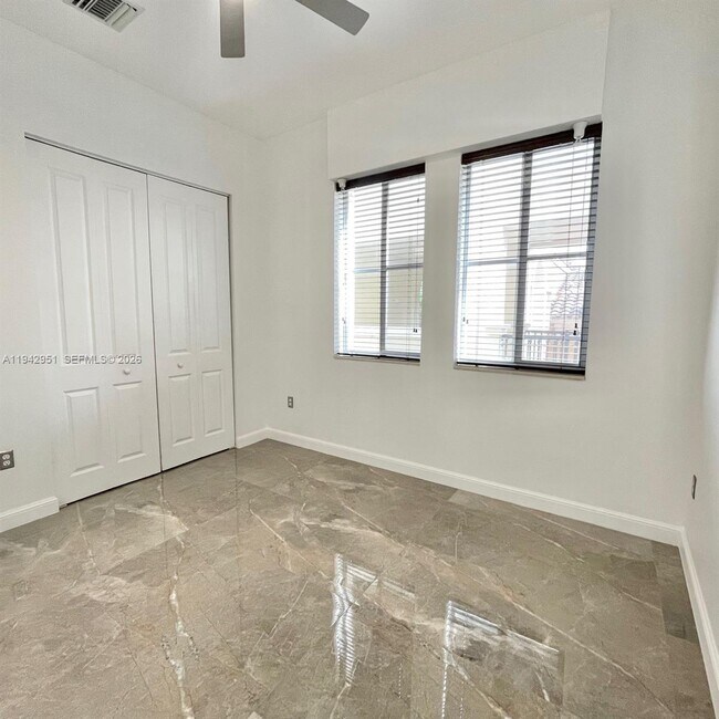 Building Photo - 3020 NW 125th Ave