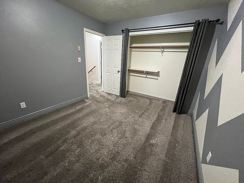 Building Photo - 403 Evans Dr
