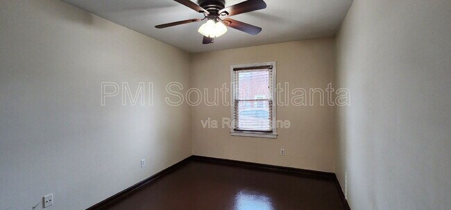 Building Photo - 3820 Meadowlark Dr