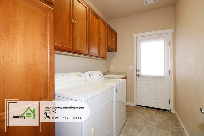 Building Photo - 3516 Humbug Dr