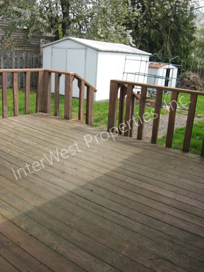 Building Photo - Ranch-Style Home in Beaverton with Fenced ...