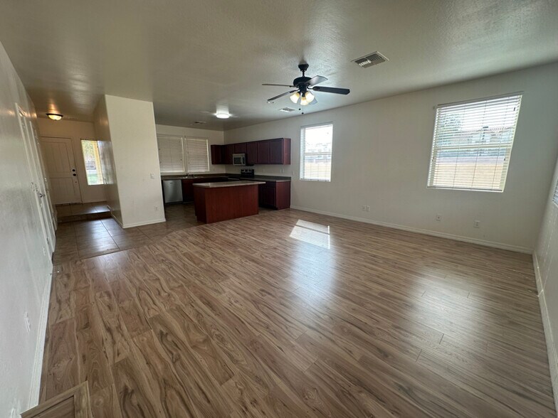Building Photo - 1428 S Terrace Rd