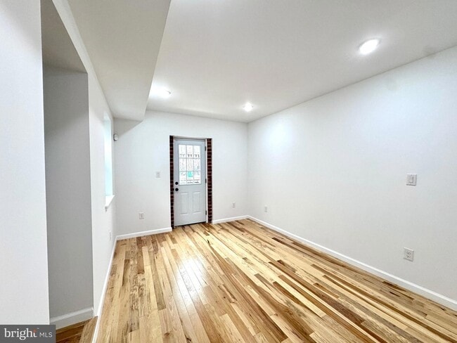 Building Photo - 781 S 3rd St