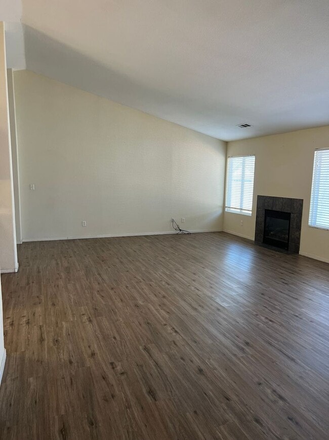 Building Photo - Coming Soon! Charming 3-Bedroom, 2-Bath Ho...