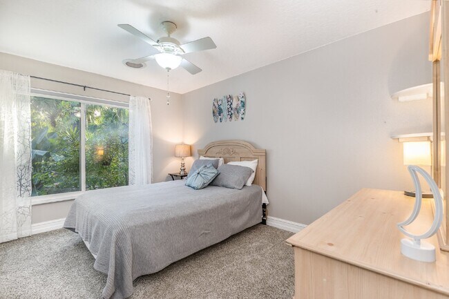 Building Photo - For Rent: Stunning Home in Tranquil Greystone Subdivision.