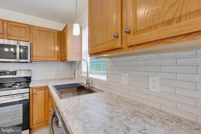 Building Photo - 1112 Hearthridge Ln