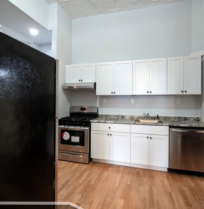 Building Photo - 3544 N Halsted St