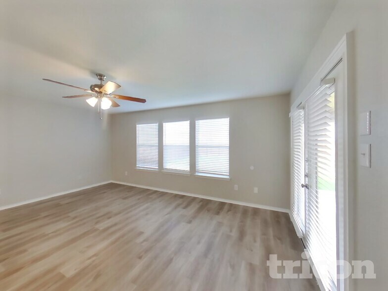 Building Photo - 11059 Barclay Point