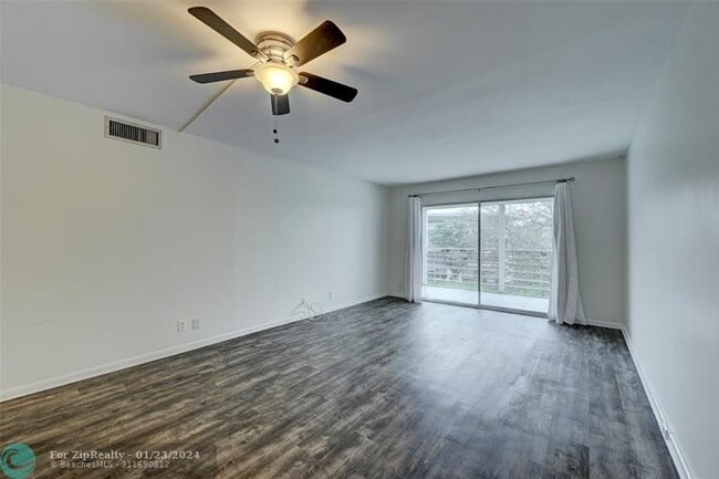 Building Photo - 4401 Martinique Ct