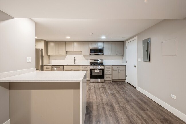 Building Photo - 5038 S St Lawrence Ave