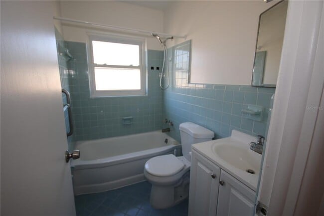 Building Photo - 1429 Seabreeze St