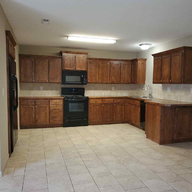 Building Photo - 524 W Gay St