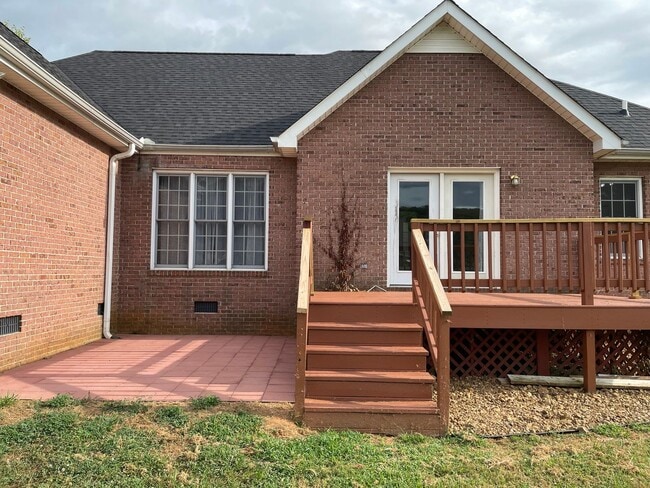 Building Photo - Immaculate House is Established Neighborhood