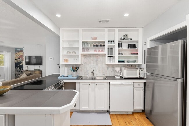 Building Photo - 4311 SW 44th St