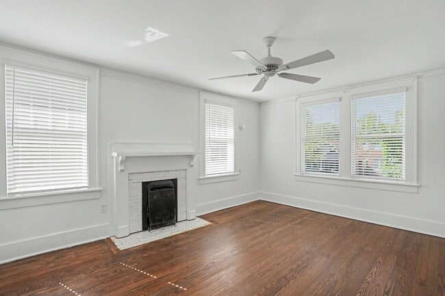 Building Photo - 620 E 48th St
