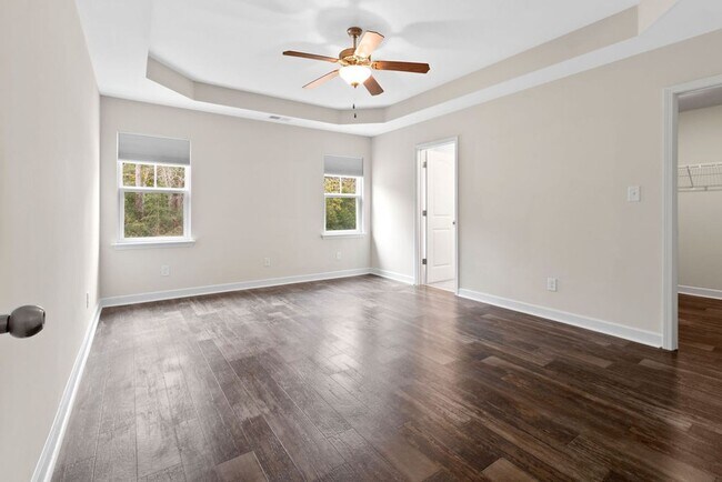 Building Photo - Minutes to Back Gate & Beaches!