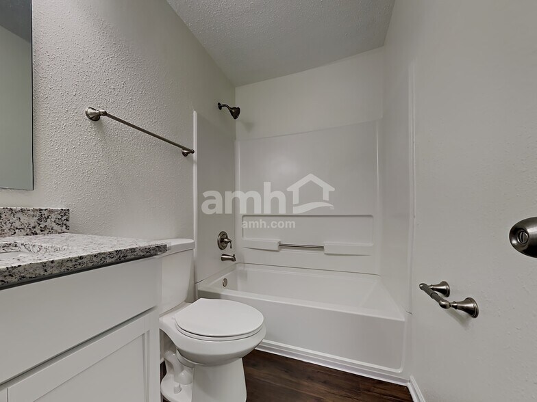 Building Photo - 15532 Outside Trail