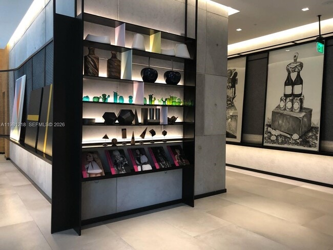 Building Photo - 3401 NE 1st Ave