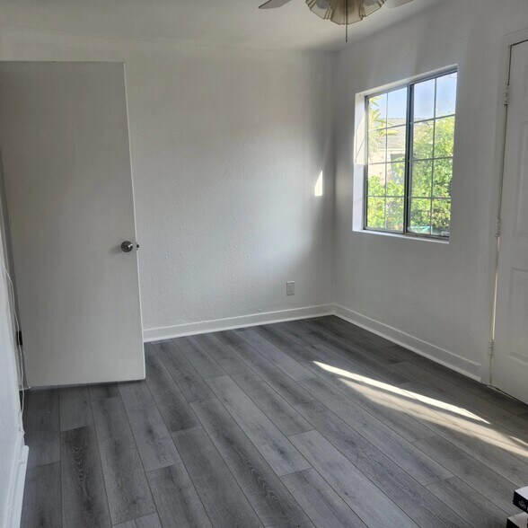 Living Room - 3529 Opal St