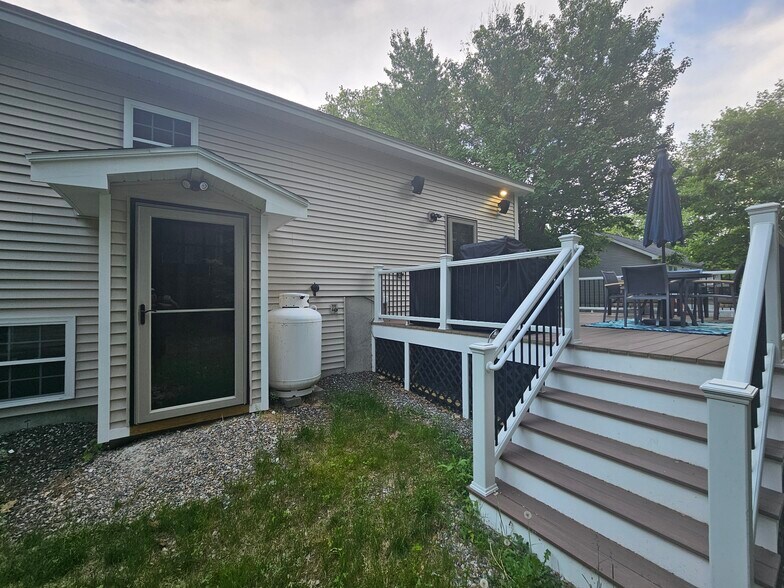 Building Photo - 435 High St