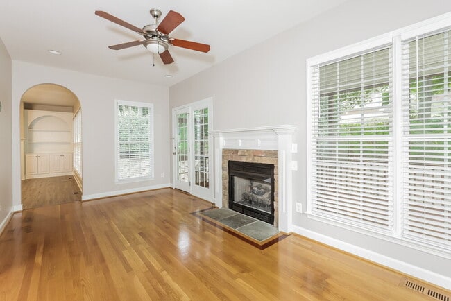 Building Photo - 717 Bennett Ridge Ct