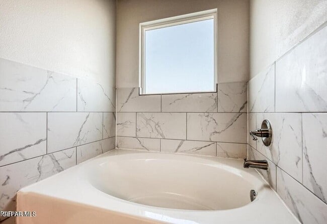 Building Photo - 329 Samuel Vis St