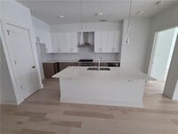 Building Photo - 775 Juniper St NE