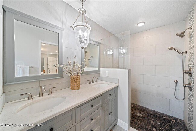 Building Photo - 219 Fifth Ave