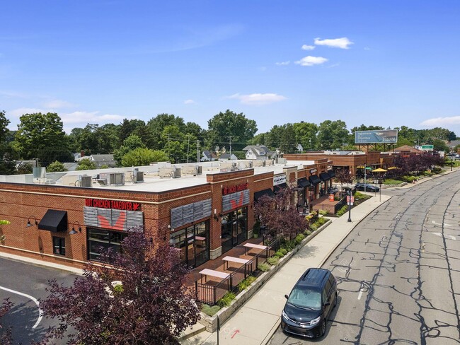 Building Photo - 472 Tibet Rd