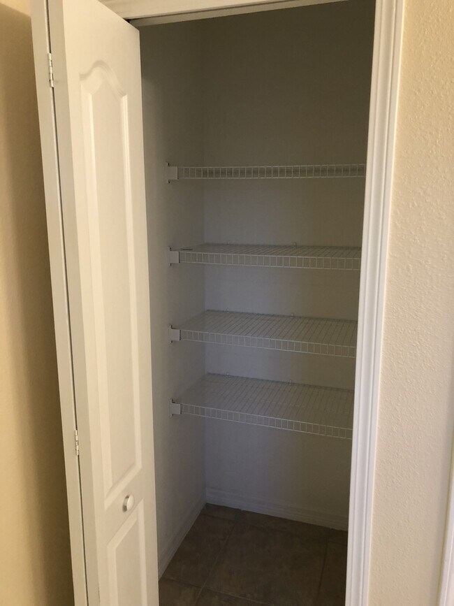 Building Photo - Beautiful Renovated 3/2.5 Located In Independence