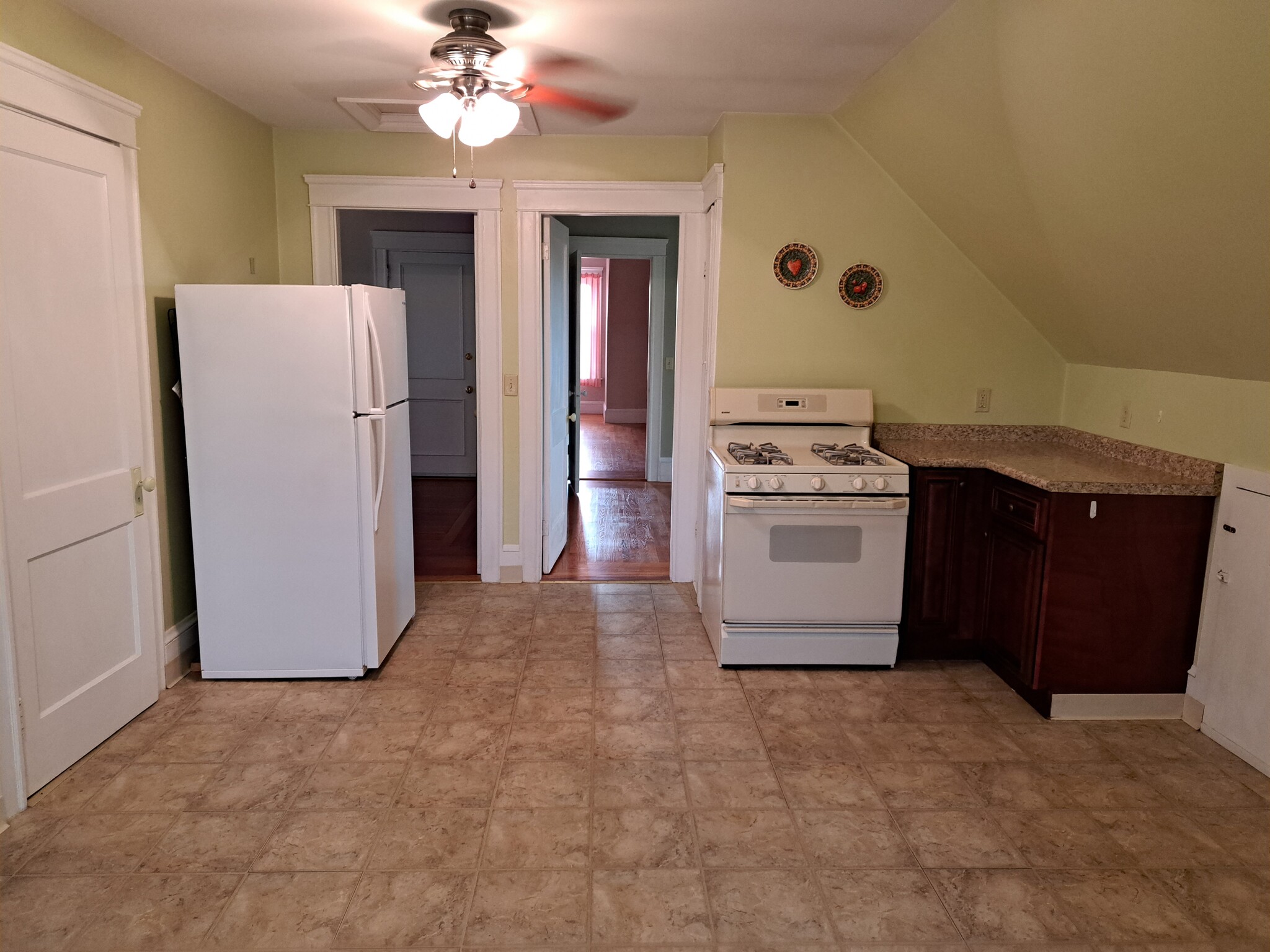 Kitchen - 16 Harmony Dr