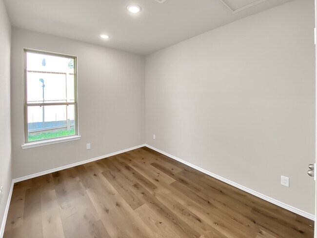 Building Photo - 9770 Black Gum
