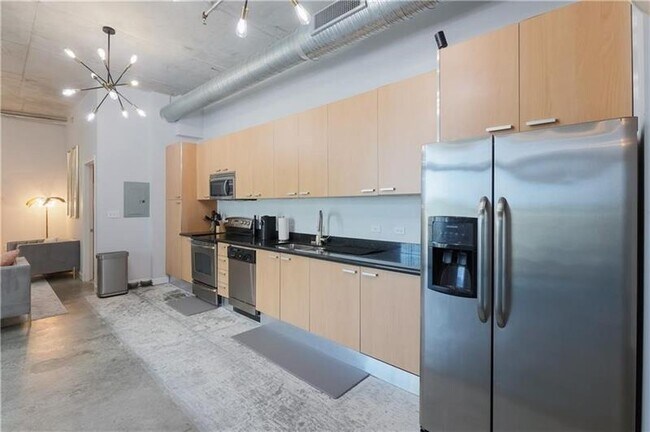 Building Photo - 2100 Van Buren St