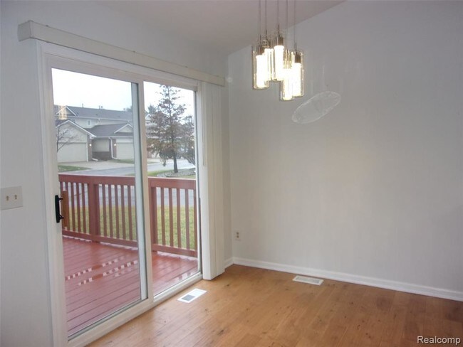Building Photo - 21749 Lincoln Dr
