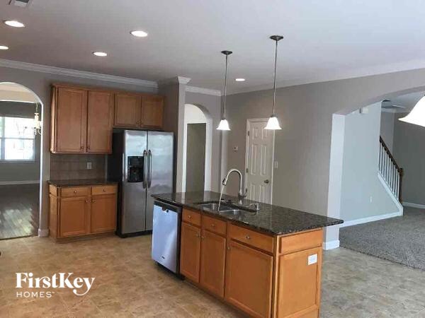 Building Photo - 1443 Bottle Brush Ln