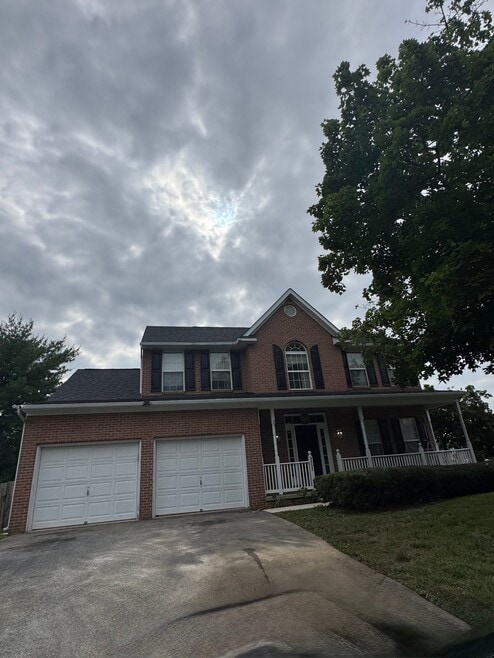 Building Photo - 9832 Olivewood Dr