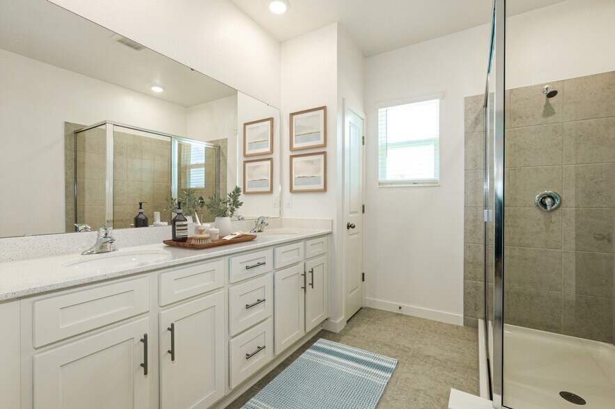 Building Photo - 1432 Tristar Dr