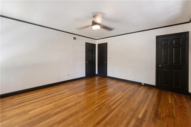 Building Photo - 3757 Peachtree Dunwoody Rd