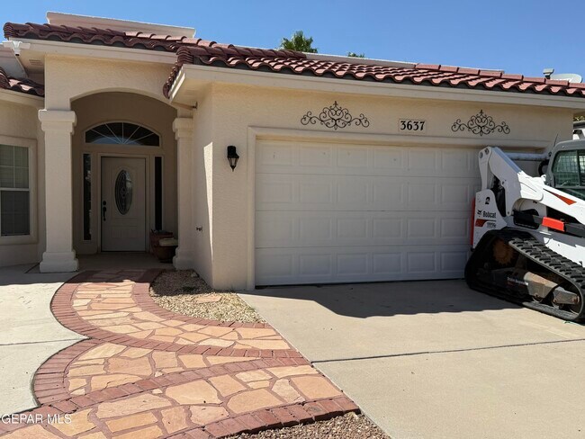 Building Photo - 3637 Tierra Vergel Dr