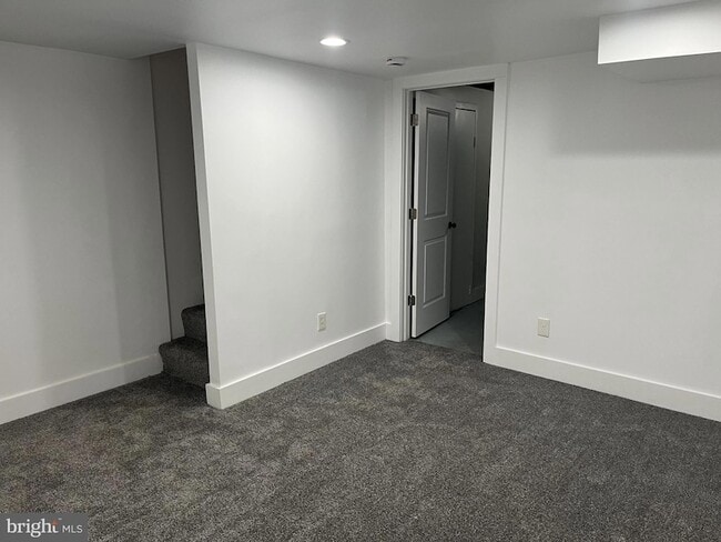 Building Photo - 1231 W 37th St