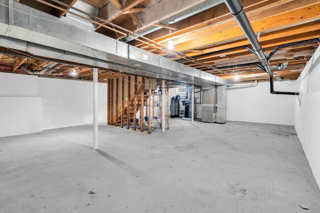 Building Photo - 6 Marybeth Court